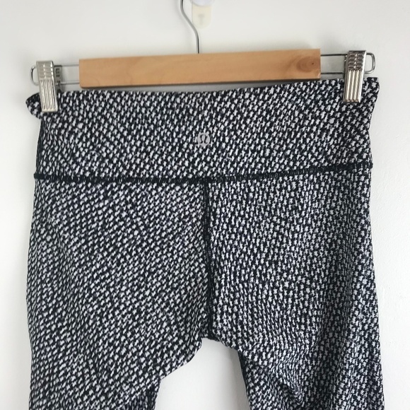 Lululemon Wunder Under Crop III Scatter Star Crops - Picture 10 of 10